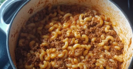 Nawras6844 httpss.mj.run5yd5zhdewhy simple photo of macaroni eee30ea4 5712 43ad 94f4 389e64f4c7ca 0