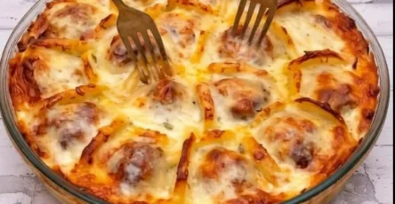 Boulettes de viande aux pommes de terre gratinées au fromage