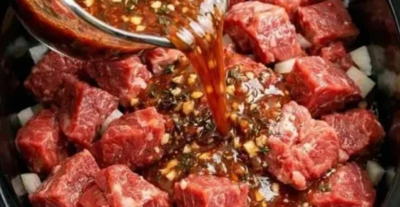 Bœuf Mijoté à la Mijoteuse Sauce Ail & Herbes